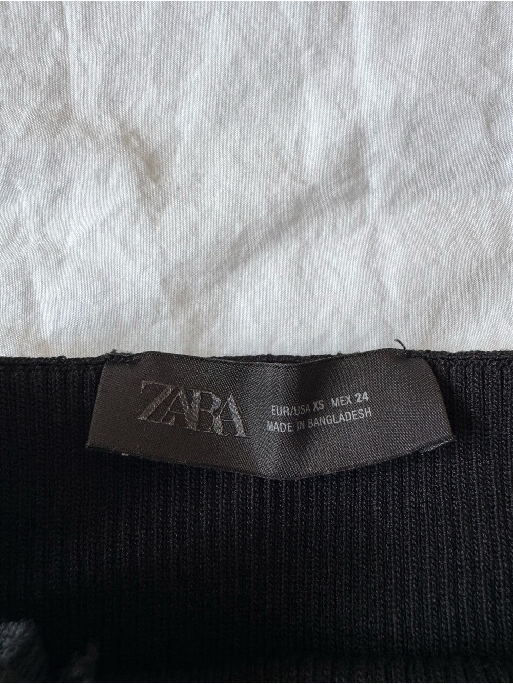 Zara Ribbed Knit Halter Top - Picture 4 of 7